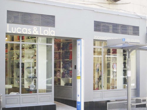 Fachada principal de nuestra tienda física Lucas & Lola en Madrid